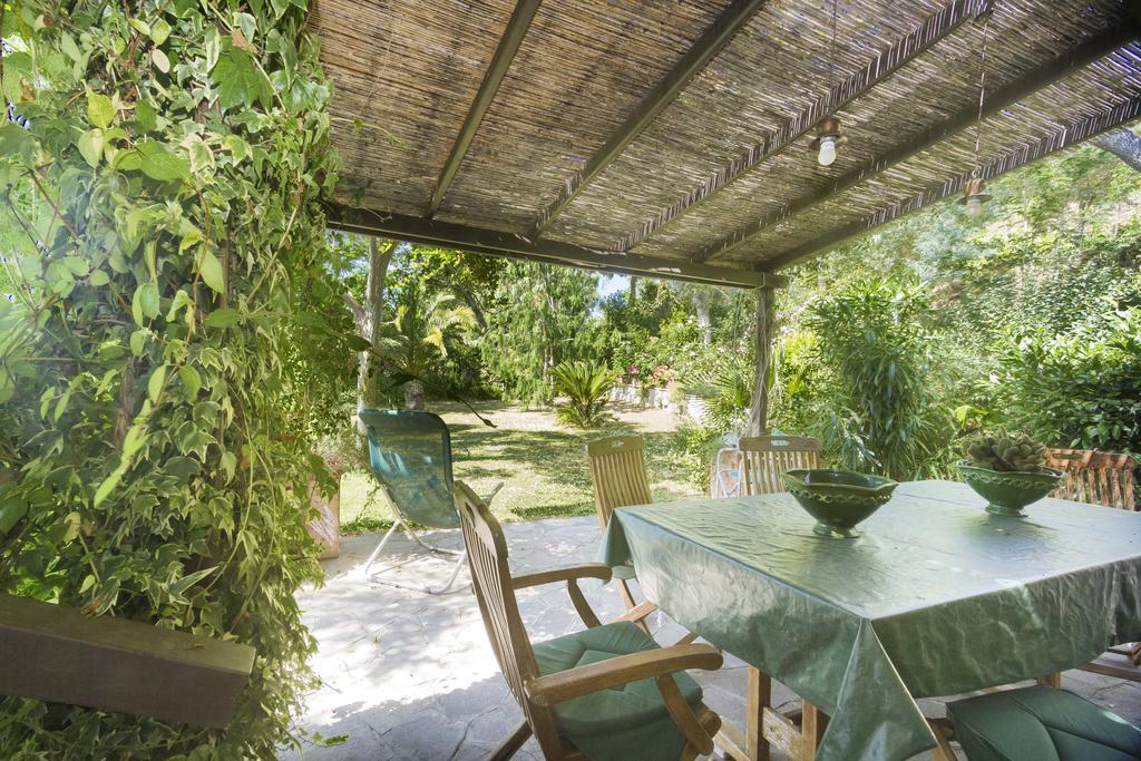 Villa Monserrato - Goelba Порт-Аццурро Экстерьер фото