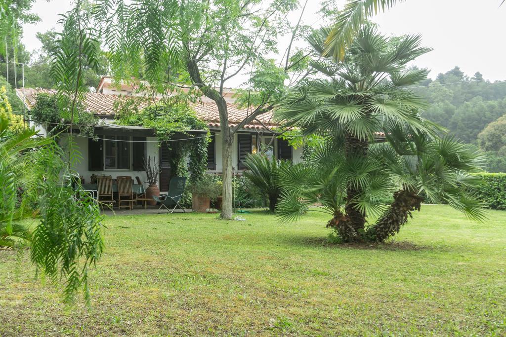Villa Monserrato - Goelba Порт-Аццурро Экстерьер фото